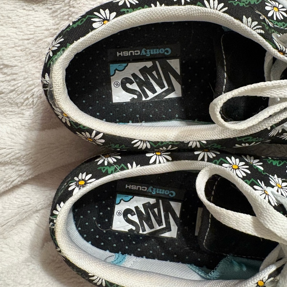 Women’s Scribble Flower-Daisy Vans sz 8.5 - Picture 2 of 3